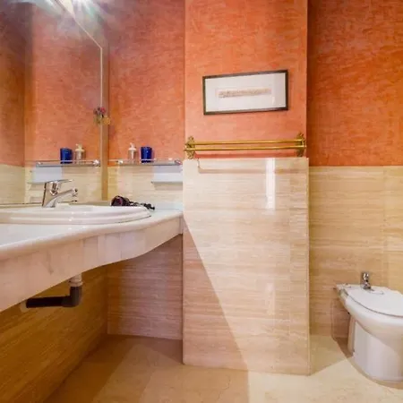 Large And Practic - 3bd 2bth- Arenal Apartament Sewilla
