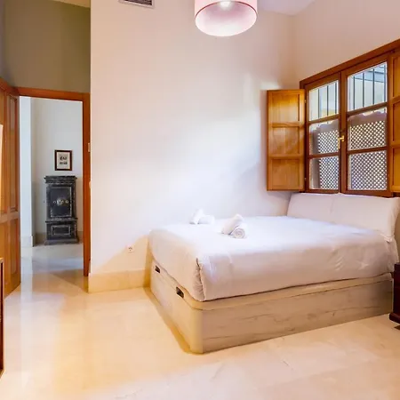 Daire Large And Practic - 3bd 2bth- Arenal Sevilla