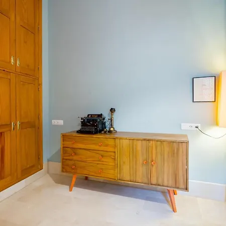 Large And Practic - 3bd 2bth- Arenal Daire Sevilla